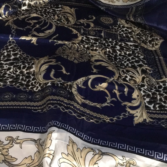 Square scarfs dark blue & medium blue animal print set of two NWT - Picture 5 of 5